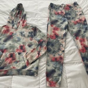 Abercrombie kids jogger/hoodie outfit